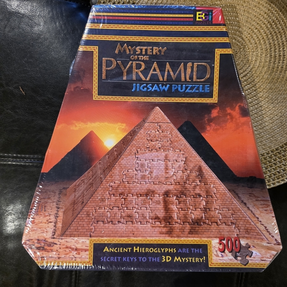 Mystery of the Pyramid Jigsaw Puzzle - 3D Puzzle - Vintage